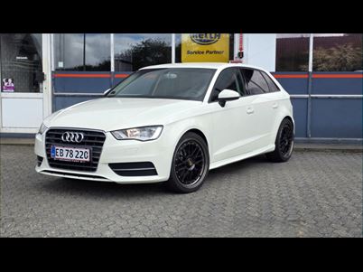 Audi A3 1,6 TDi 110 Ultra Attraction Sportback 5d (2015), 220,000 km, 109,800 Kr.