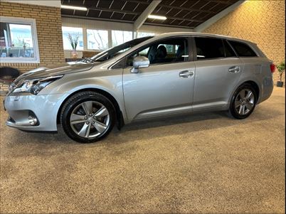 Toyota Avensis VVT-i T2 Premium stc. (2014), 79,000 km, 139,900 Kr.