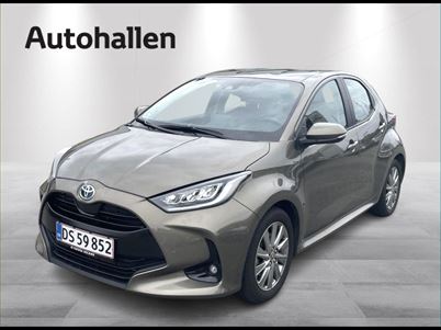 Toyota Yaris 1,5 Hybrid Active Technology 116HK 5d Trinl. Gear, 19.000 km, 229.900 Kr.