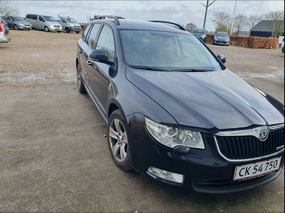 Skoda Superb (2012), 325.000 km, 69.800 Kr.