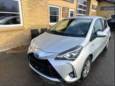 Toyota Yaris Hybrid H2 e-CVT (2017), 72.000 km, 119.900 Kr.