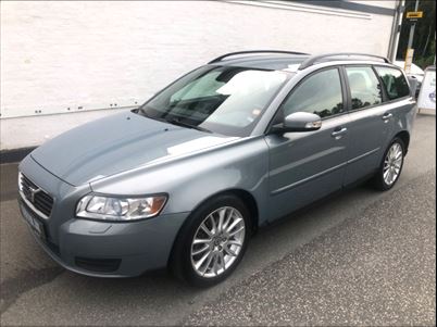 Volvo V50 Momentum (2008), 218.000 km, 49.626 Kr.