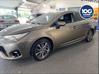 Toyota Avensis VVT-i T2 Premium Touring Sports (2016), 98,000 km, 174,800 Kr.