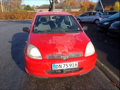 Toyota Yaris Luna (2000), 314.000 km, 10.000 Kr.