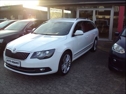 Skoda Superb TDi 170 Elegance Combi (2015), 135,000 km, 169,900 Kr.