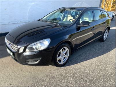 Volvo V60 T3 150 Kinetic aut. (2012), 165.000 km, 116.828 Kr.