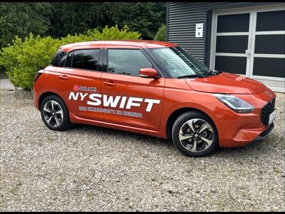 Suzuki Swift 1,2 Desire 82HK 5d (2025), 4.613 km, 187.000 Kr.