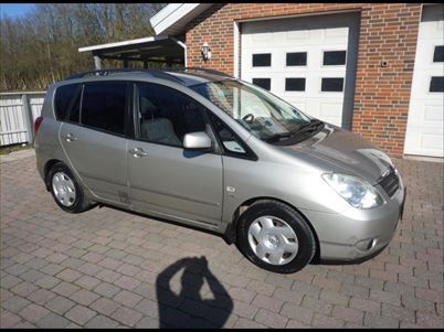 Toyota CombiVan 2,0 D-4D Linea Sol 90HK Van, 299.000 km, 17.800 Kr.