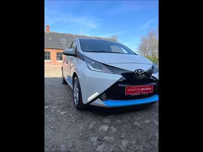 Toyota Aygo X-Play Touch (2015), 213.000 km, 50.000 Kr.