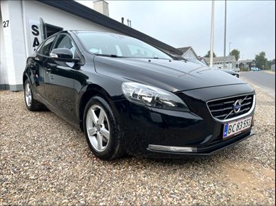 Volvo V40 T2 122 Kinetic Eco (2016), 117.000 km, 139.900 Kr.