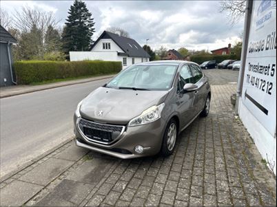 Peugeot 208 e-HDi 114 Allure (2012), 206,000 km, 49,800 Kr.