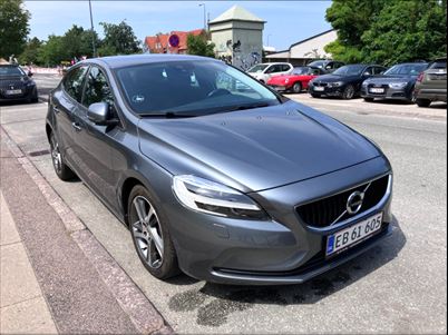 Volvo V40 D4 190 Momentum (2018), 141.000 km, 169.900 Kr.