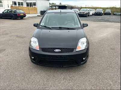 Ford Fiesta ST150 (2005), 265,000 km, 16,500 Kr.