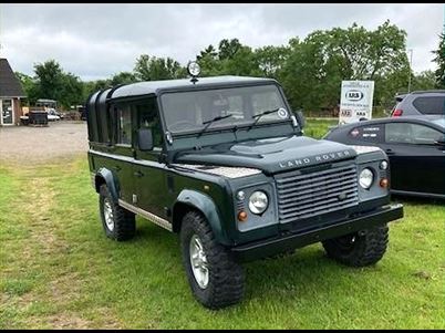 Land-Rover Defender 110