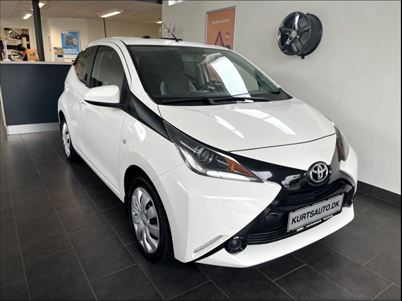 Toyota Aygo Aygo X-play Touch (2015), 79.000 km, 64.700 Kr.