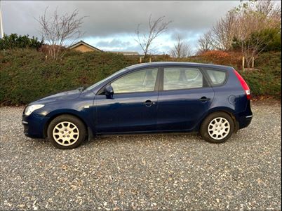 Hyundai i30 CRDi 90 Comfort CW (2008), 289,000 km, 14,000 Kr.