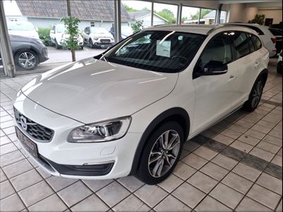 Volvo V60 CC D3 150 Momentum (2017), 179,000 km, 199,900 Kr.