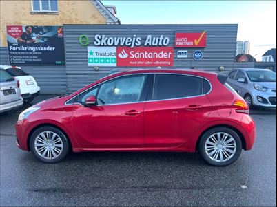 Peugeot 208 BlueHDi 100 Signature Sky (2020), 66.000 km, 99.900 Kr.