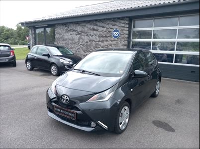 Toyota Aygo VVT-i x-press (2015), 156.000 km, 54.900 Kr.