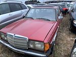 Mercedes-Benz 200> W123 76-84 3.0D (2000)